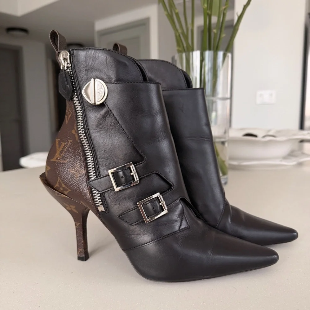 Louis Vuitton “Janet” Monogram Canvas Ankle Boots 38 - Picture 5 of 13